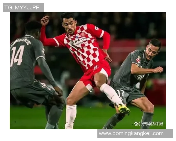 足球运动员意外露下体引发热议网友热评不断引关注与讨论